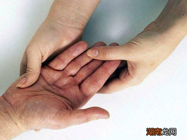 给别人看看手相会破坏运势吗 为什么不能随便看手相