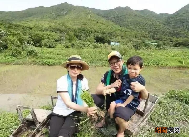 霍启刚和郭晶晶年龄差两岁恩爱如初 郭晶晶比霍启刚大几岁