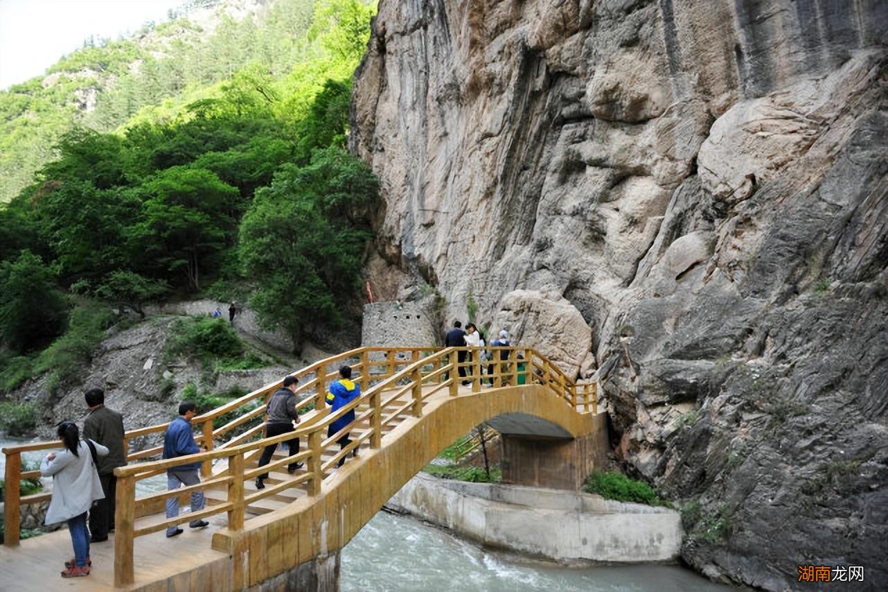 甘肃是我国又长又窄的省份 甘肃面积有多少平方公里