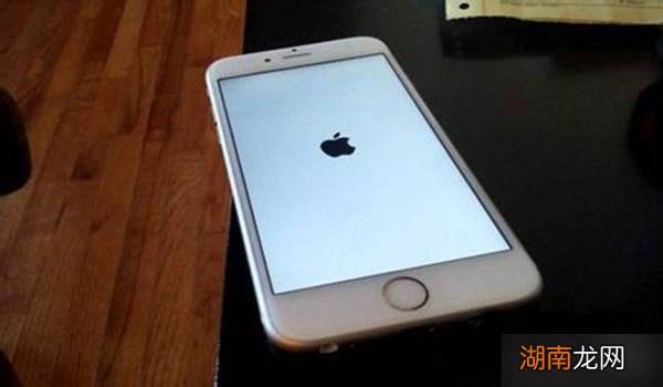 苹果关不了机处理方法 iphonex死机了无法强制关机