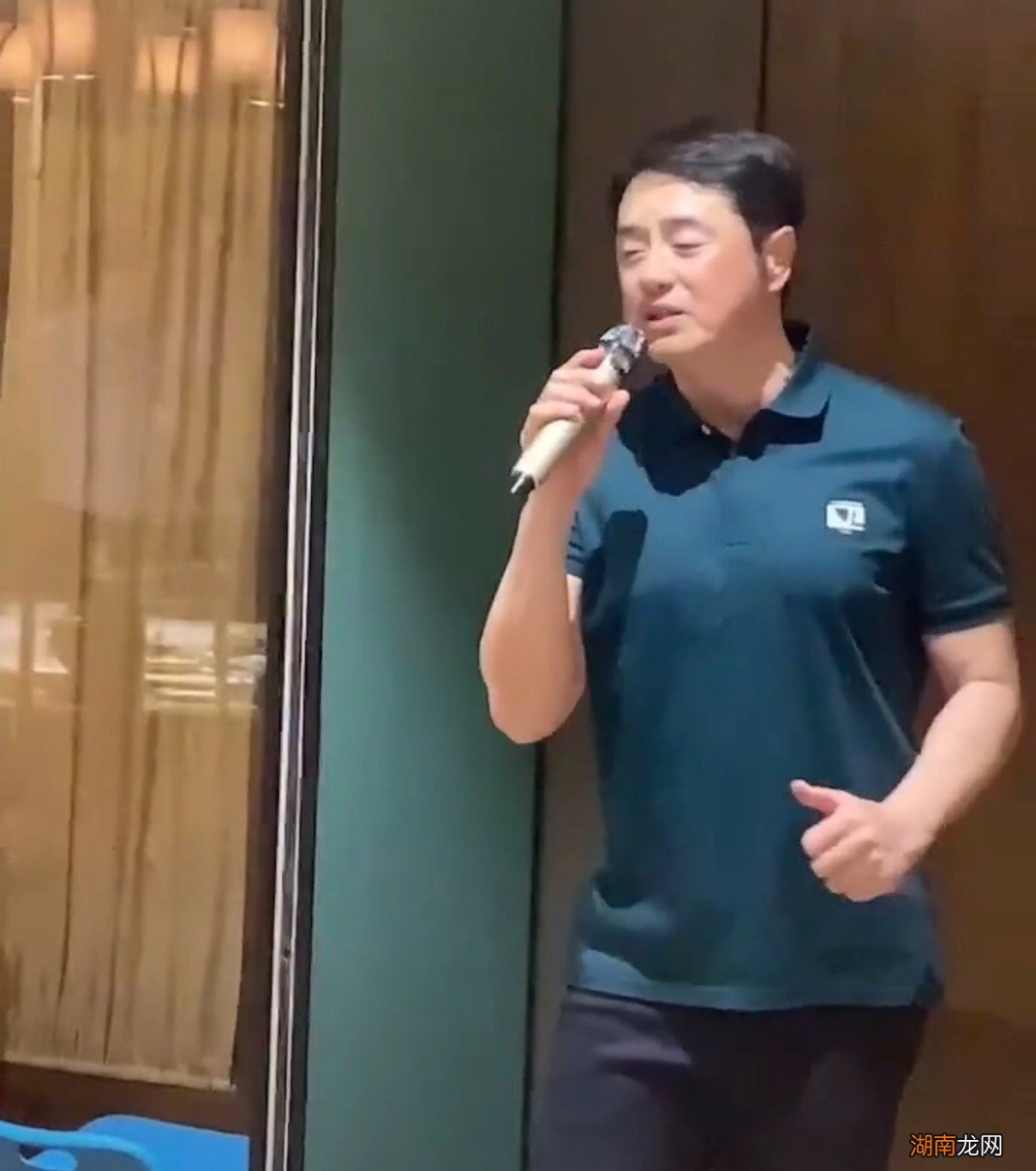 人气不比当年但歌唱实力却未减 歌手黄格选个人资料简介