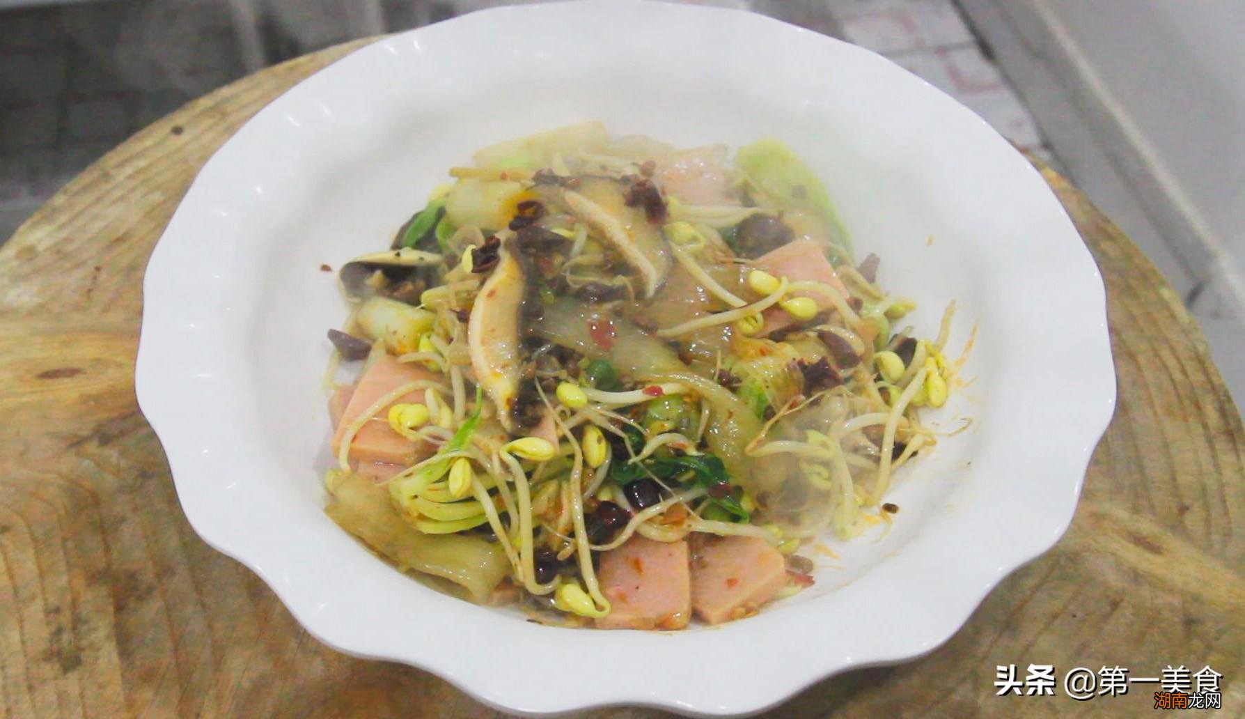 毛血旺家庭配菜做法 正宗的毛血旺里面有什么食材好吃