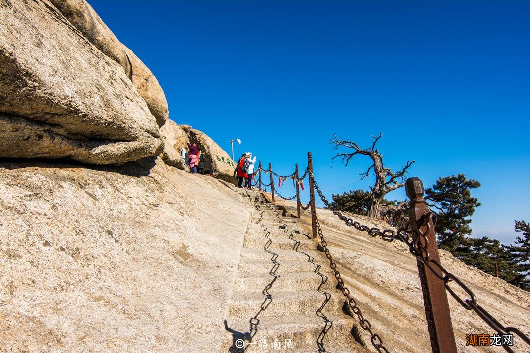 五岳之一华山风景区在西安市吗 西岳华山在哪里