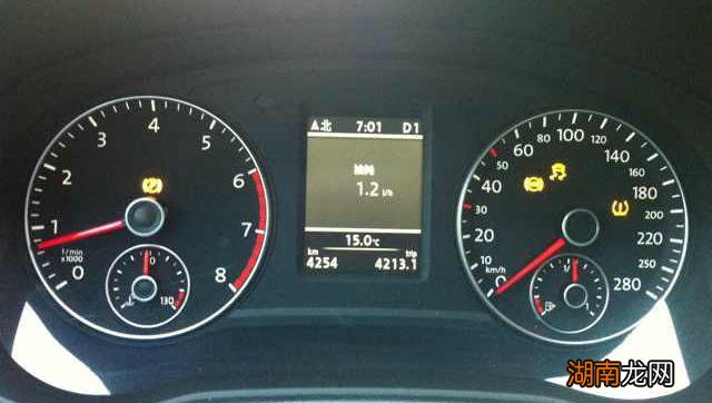 制动系统警告灯亮是什么意思