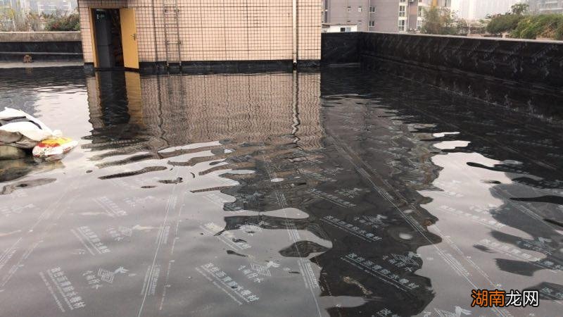 500块钱就能搞定的屋顶隔热方法 顶楼热有什么办法解决