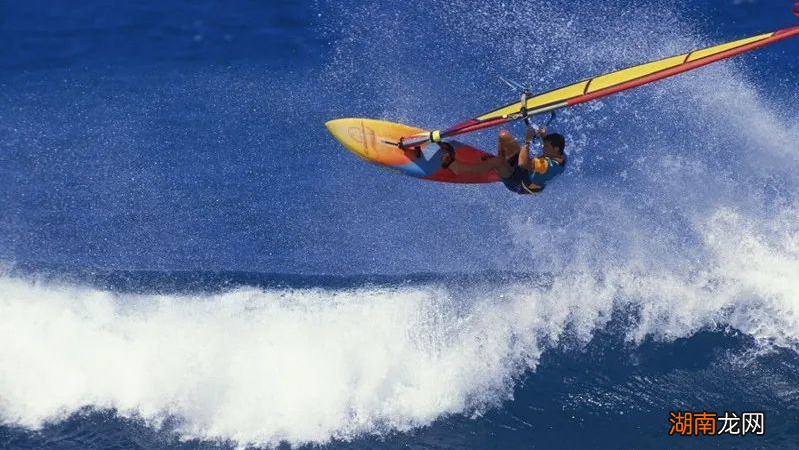 全球冲浪地点前十名地点 世界十大冲浪胜地有哪些