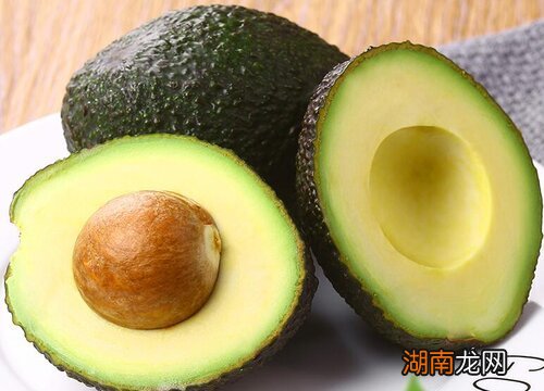 牛油果皮黑了可以吃吗有毒吗