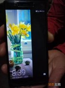 手机屏幕出现竖条纹怎么自修华为