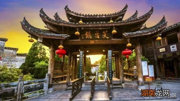 芙蓉国里尽朝晖出自哪里 芙蓉国里尽朝晖全诗解析