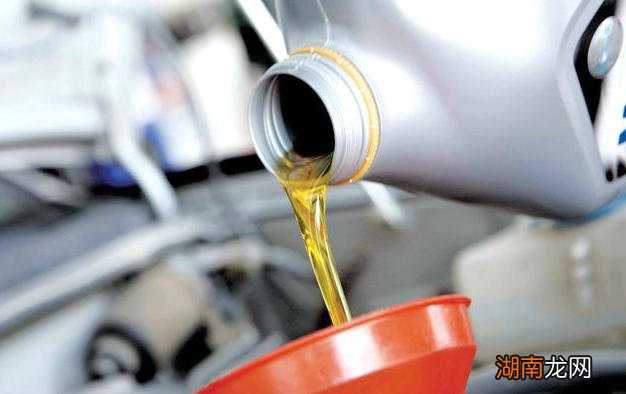 为什么换了机油发动机声变大