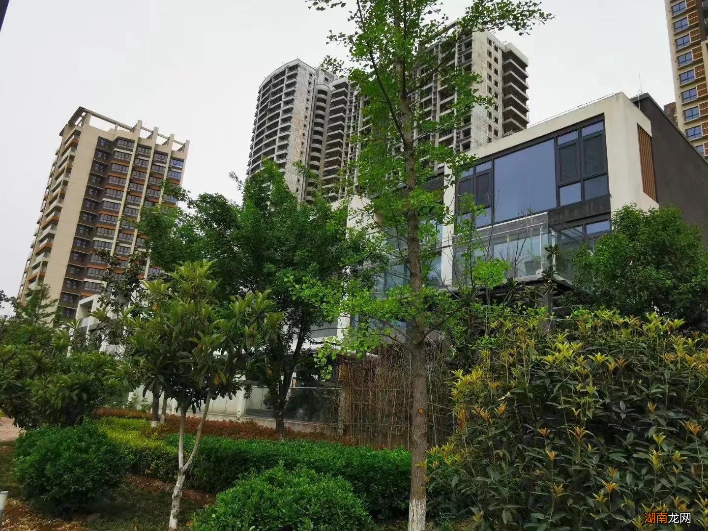 房产过户需要什么手续和费用 房产证过户流程及费用