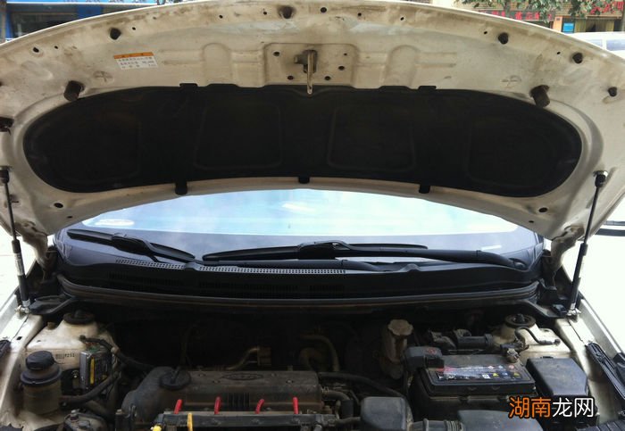 引擎盖下大雨缝隙进水要紧吗