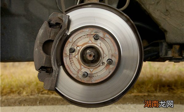 刹车锅子拆卸方法是什么