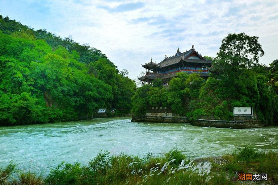 是什么人主持和修建了都江堰 都江堰修建于什么时期