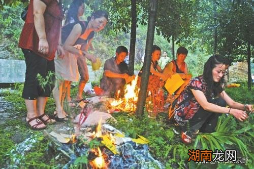 农村下葬后做百日祭和周年祭细节 100天祭奠拿什么东西