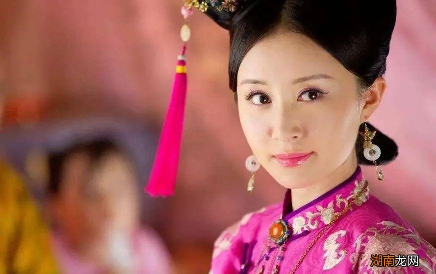 董鄂妃真的是顺治的弟媳妇吗 董鄂妃简介