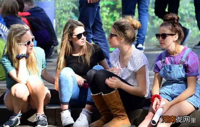 西班牙4700万普通人一月工资多少钱 西班牙人口多少