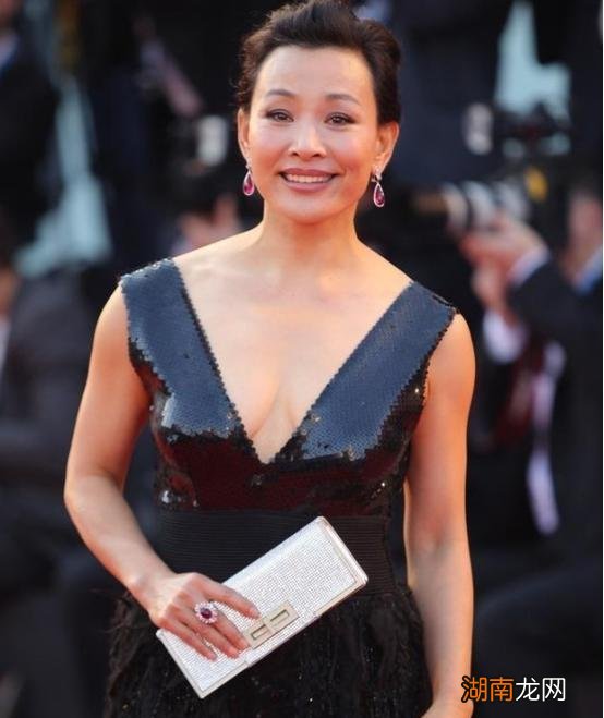 陈冲领养的双胞胎如今怎么样了 陈冲弃养领养事件