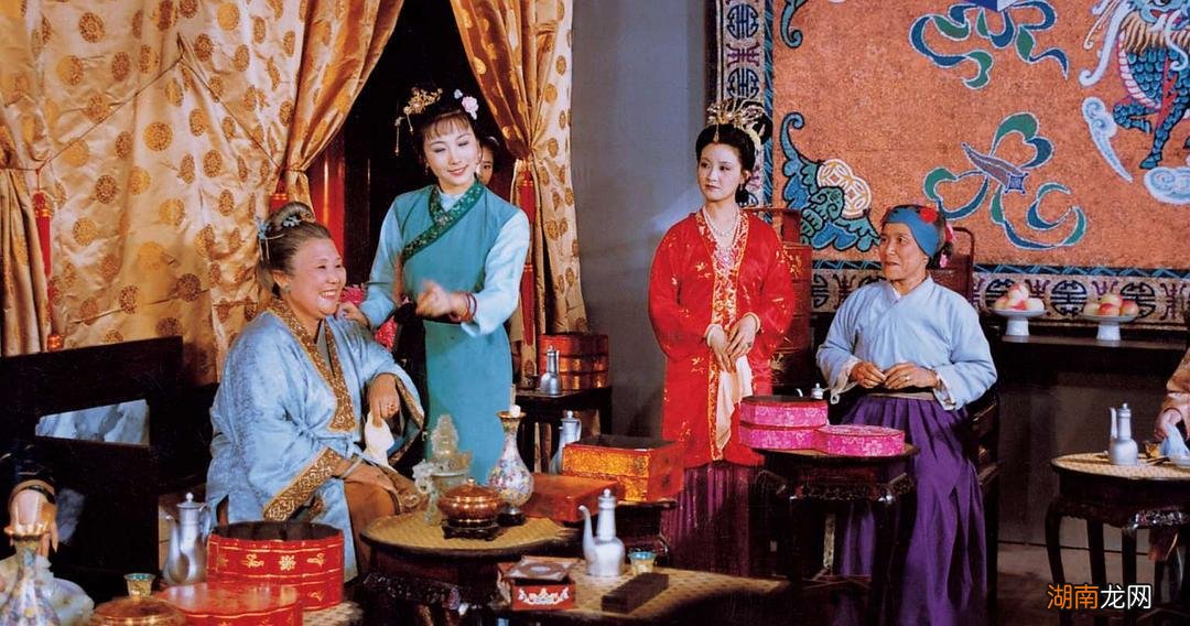 红楼梦刘姥姥进大观园主要内容 刘姥姥进大观园是第几回