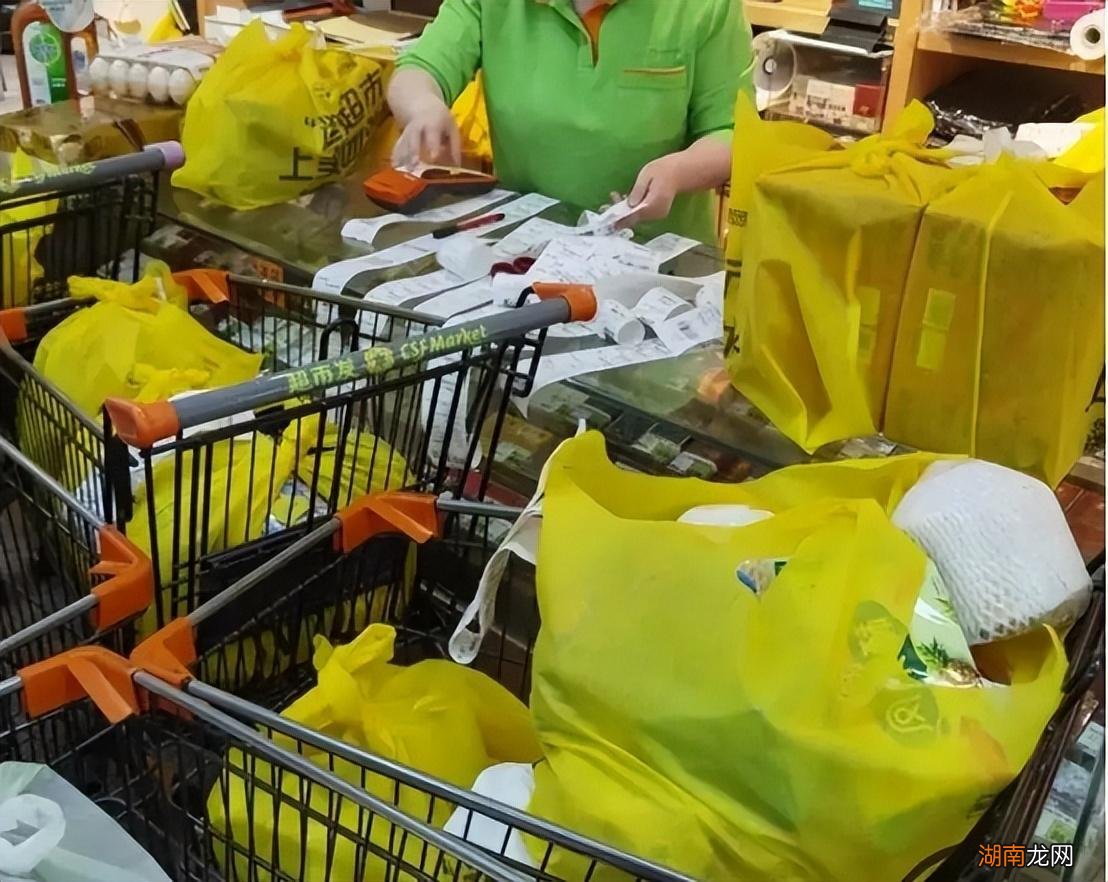 美国3.3亿人口消费比中国多的原因 美国人口总数量多少