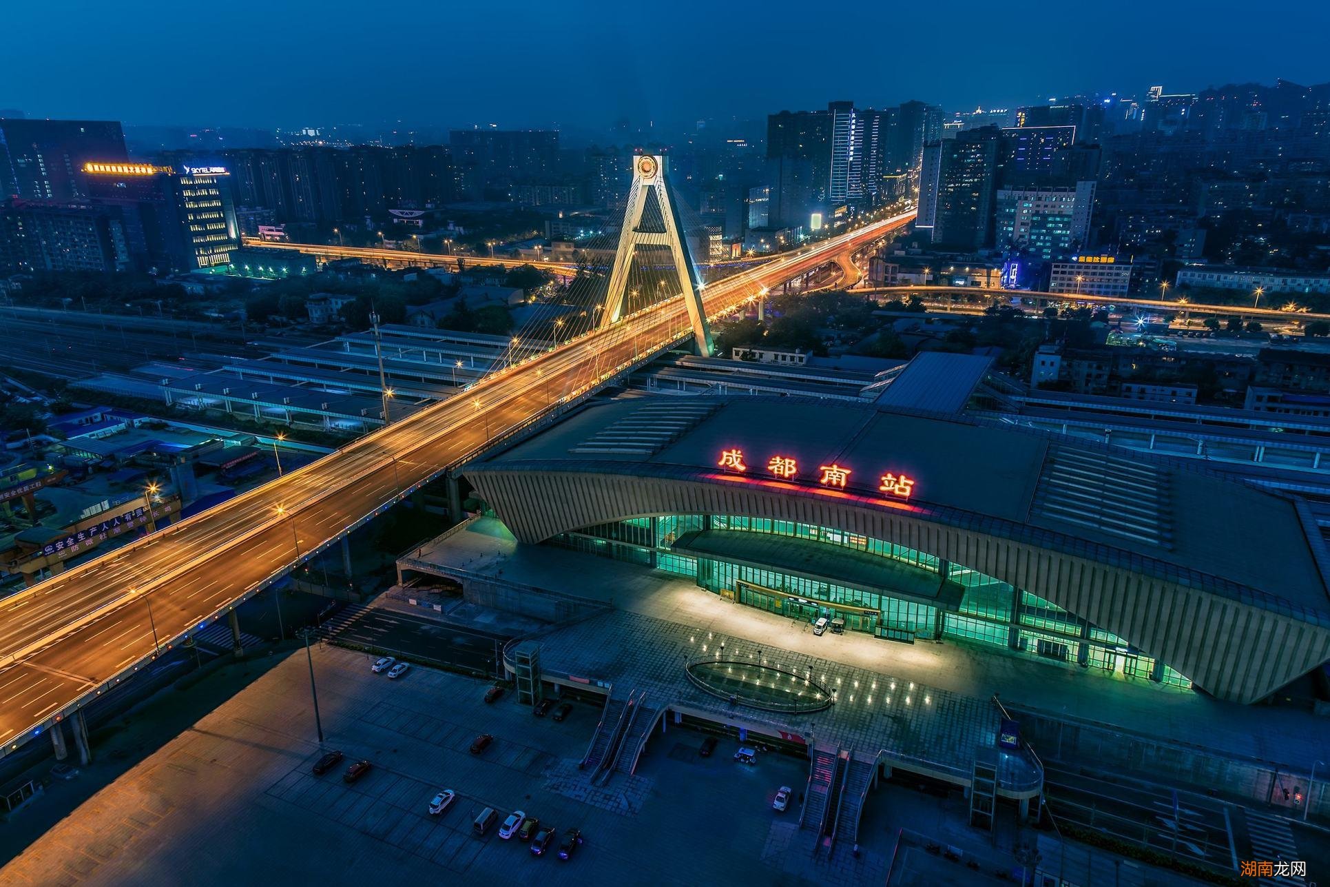 成都和重庆相比哪个更胜一筹 重庆好还是成都好玩