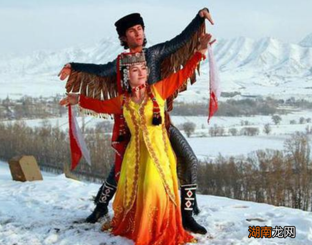 为什么说塔吉克族是中国唯一的白种人 塔吉克族是白种人吗