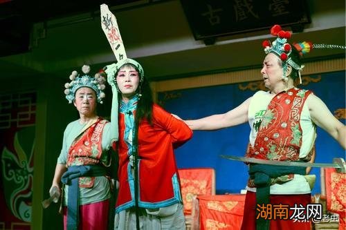 血溅白练是什么意思 窦娥临死前为什么要发下三桩毒誓