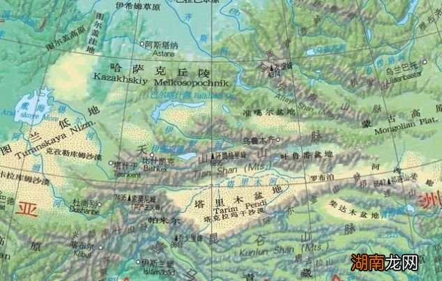 新疆三山分布在哪里 新疆三山夹两盆三山指什么