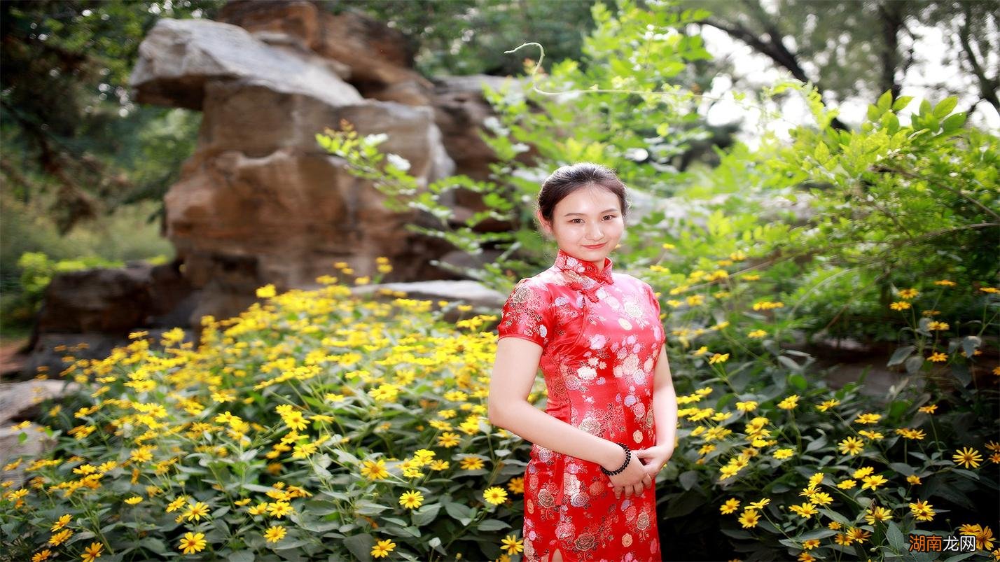 自在飞花轻似梦,无边丝雨细如愁的意思