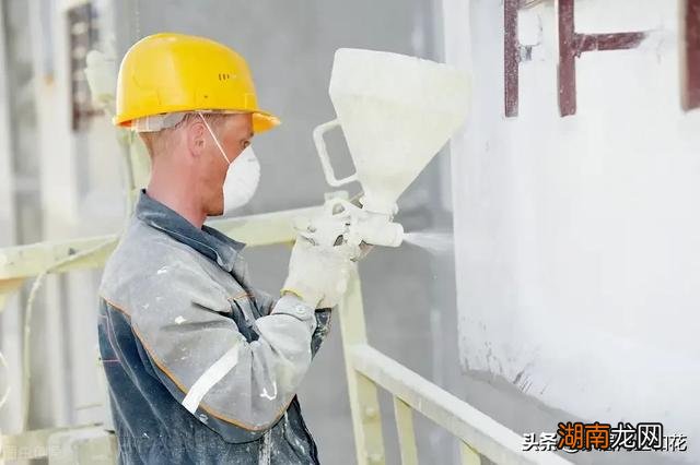 真石漆的优缺点分析 农村自建房真石漆好还是瓷砖好