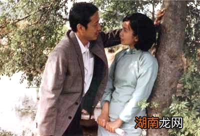 钱钟书围城好看的绝不只是故事本身 钱钟书代表作品小说