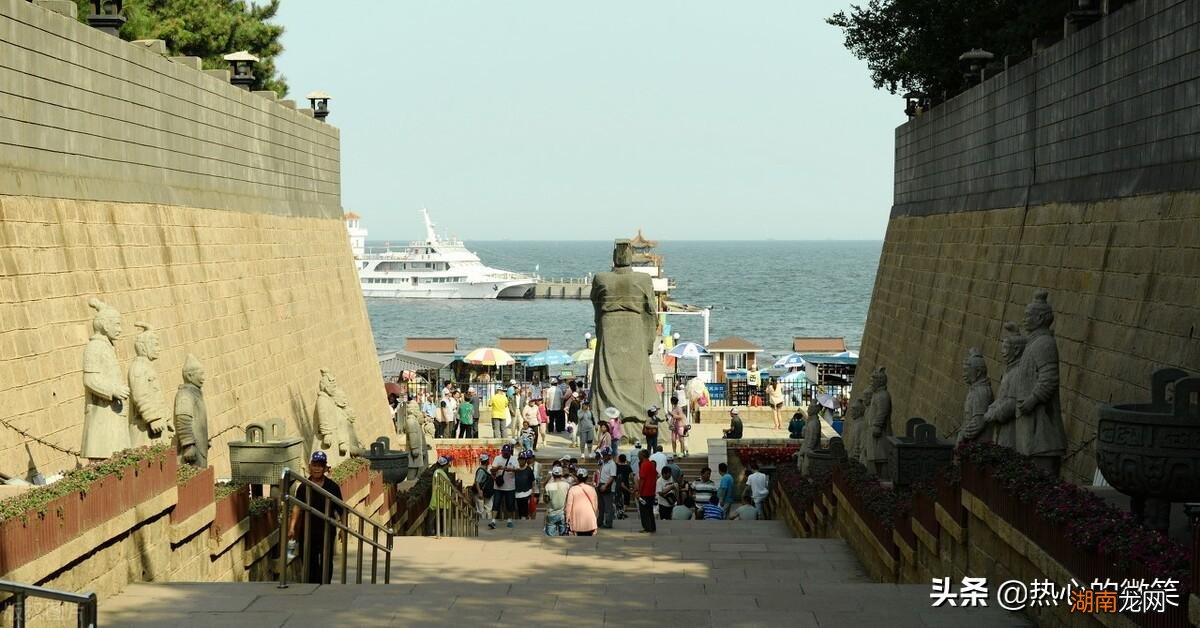 屈原的个人经历简介 屈原的来历故事简短概括