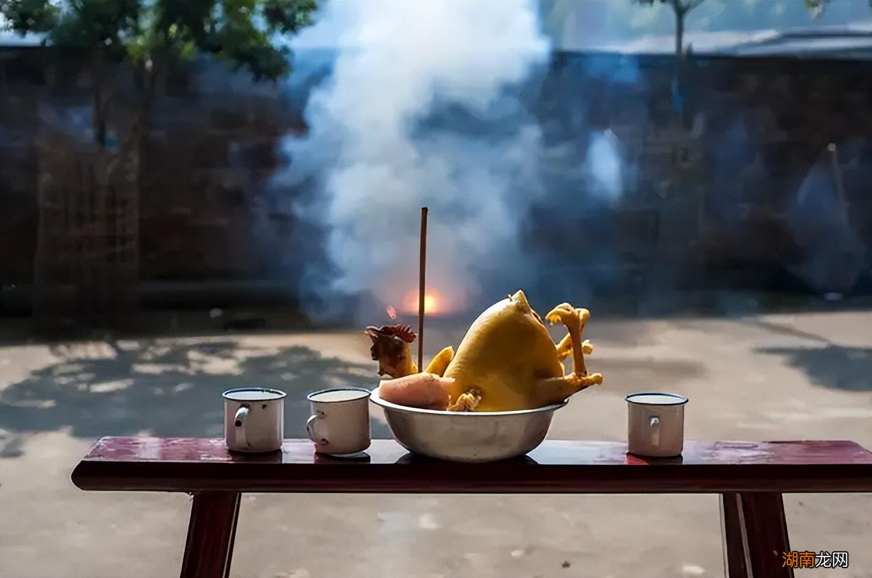 人去世后真的会回家看望吗 头七灵魂真的会回来吗