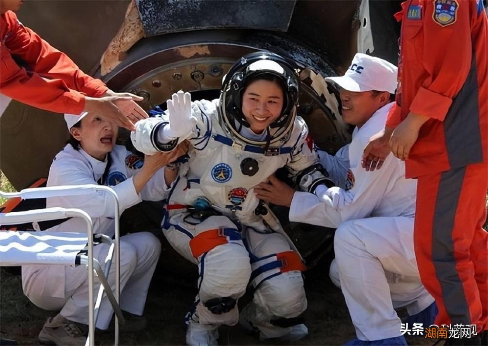 飞船返回舱经历黑障区有多可怕 黑障区是什么意思