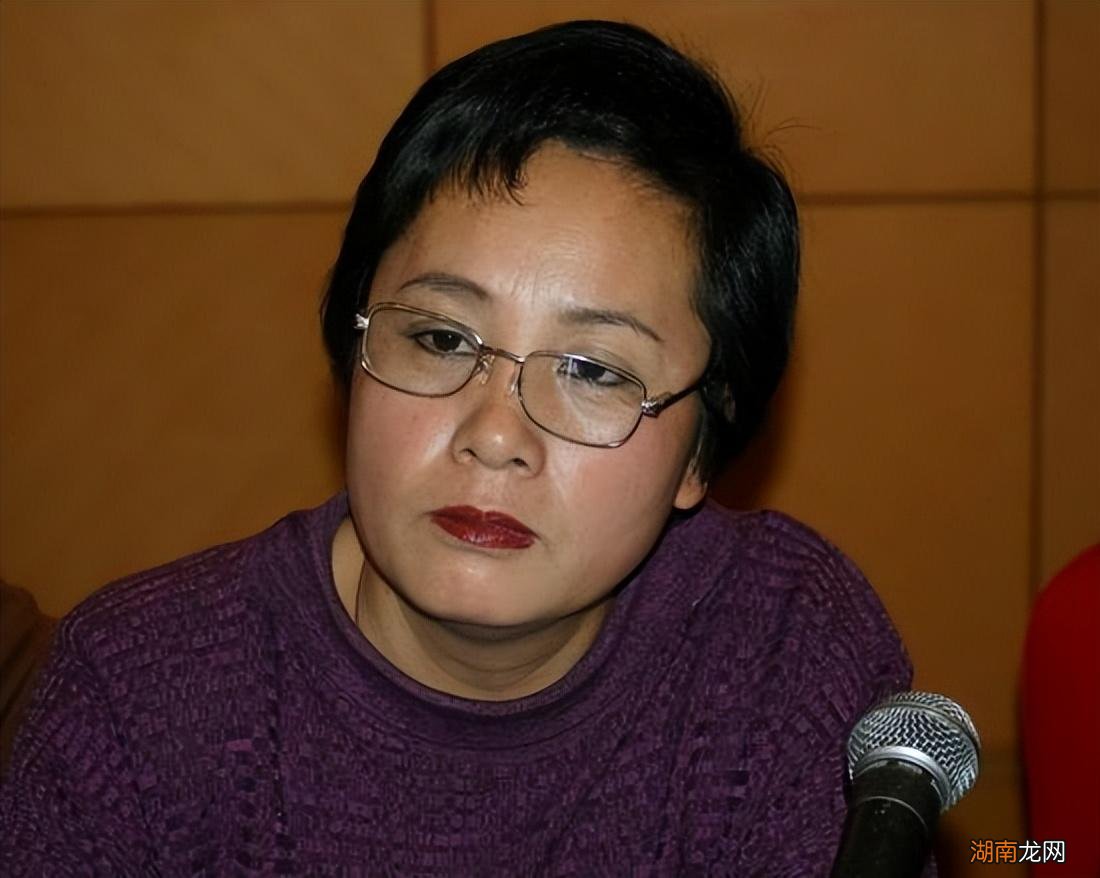 赵忠祥和饶莹是什么关系 赵忠祥和饶莹怎么回事