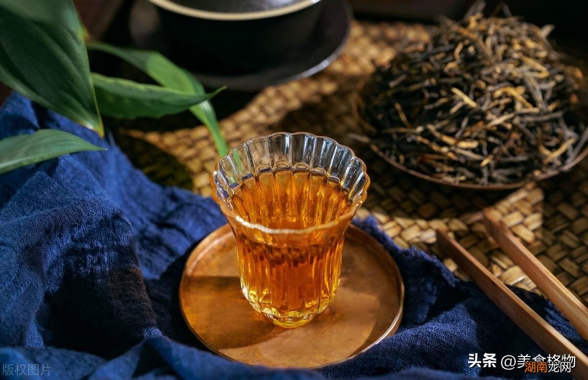 冲泡绿茶好还是红茶更好喝 红茶冲泡水温多少度合适