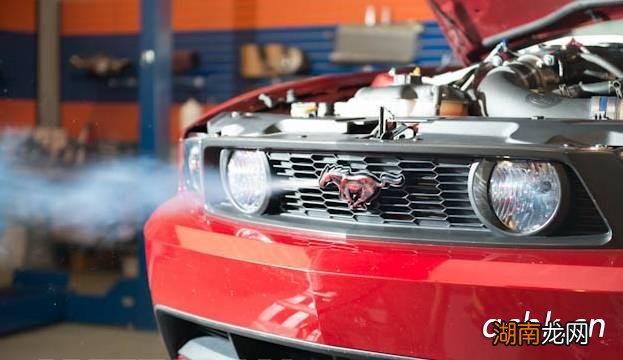 汽车爆缸是什么意思