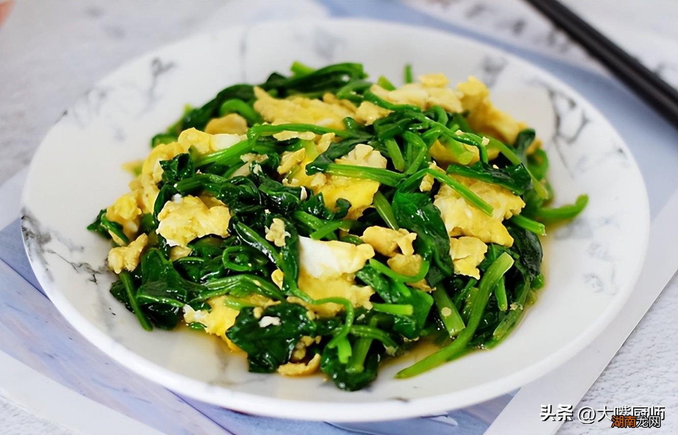 圆叶与尖叶菠菜有什么区别 菠菜长什么样子图片