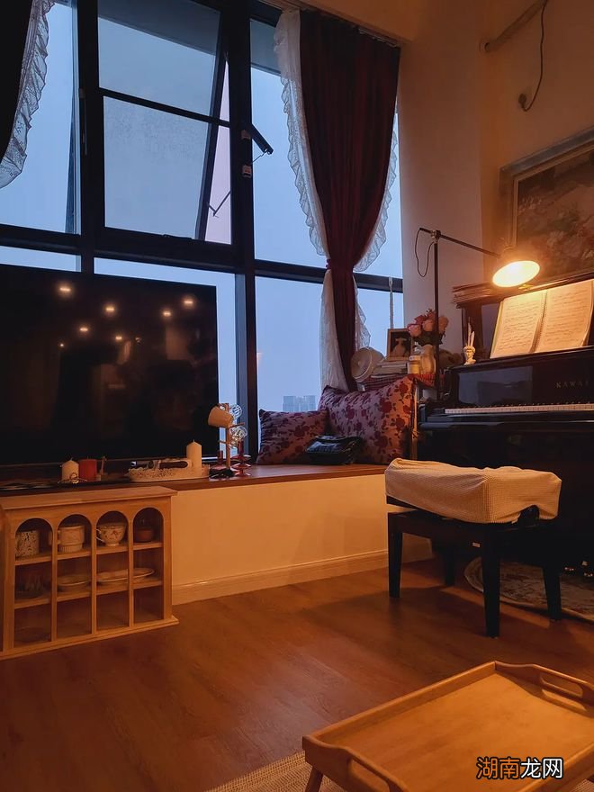 极繁主义惊呆网友！堪比大平层的25㎡法式复古迷你公寓，每件家具都美得独一无二！