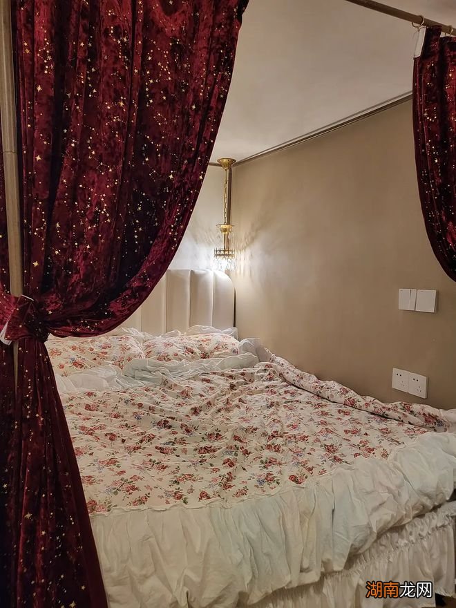 极繁主义惊呆网友！堪比大平层的25㎡法式复古迷你公寓，每件家具都美得独一无二！