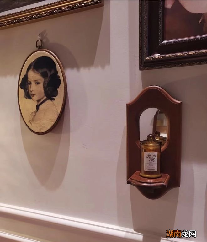 极繁主义惊呆网友！堪比大平层的25㎡法式复古迷你公寓，每件家具都美得独一无二！