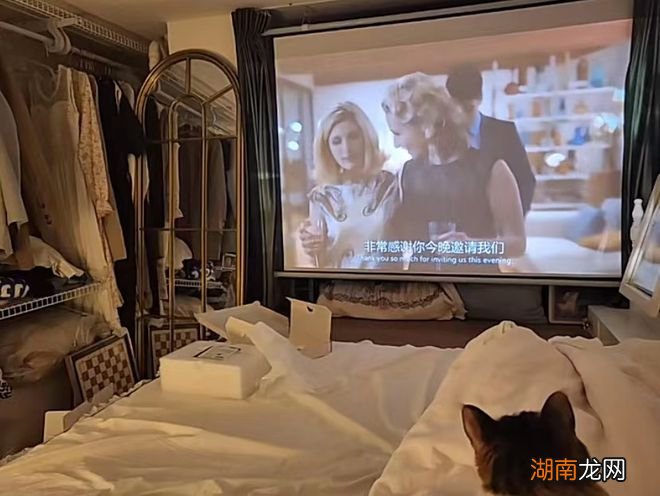 极繁主义惊呆网友！堪比大平层的25㎡法式复古迷你公寓，每件家具都美得独一无二！