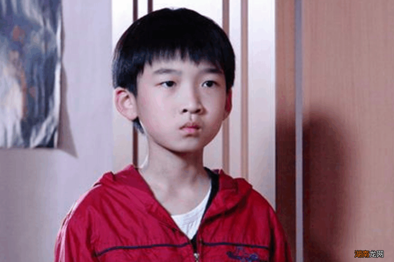 演员石云鹏出道18年拍过无数正剧 姓石的明星名字