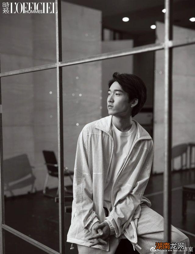 演员石云鹏出道18年拍过无数正剧 姓石的明星名字