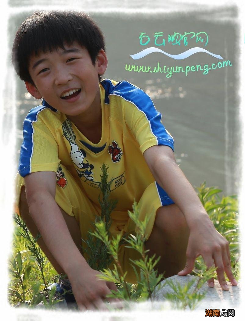 演员石云鹏出道18年拍过无数正剧 姓石的明星名字