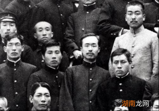 1942年弘一法师在泉州圆寂 李叔同生平简介及代表作品