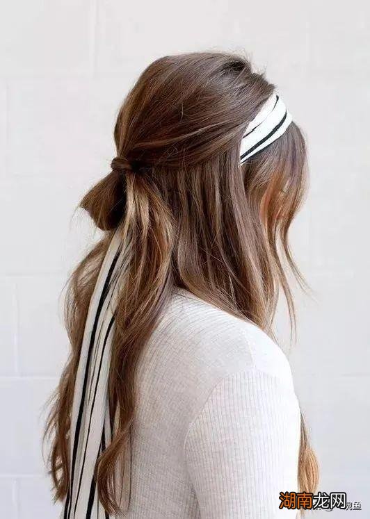 清凉又好看的发型 夏天清爽发型女扎法简单易学
