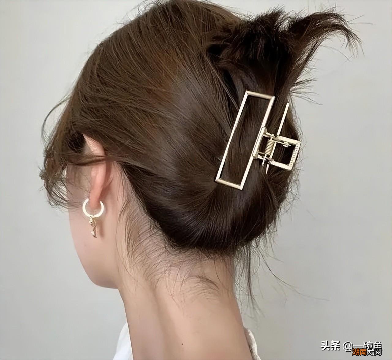 清凉又好看的发型 夏天清爽发型女扎法简单易学