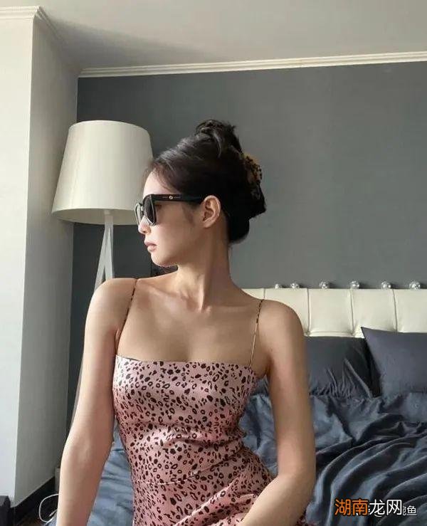 清凉又好看的发型 夏天清爽发型女扎法简单易学