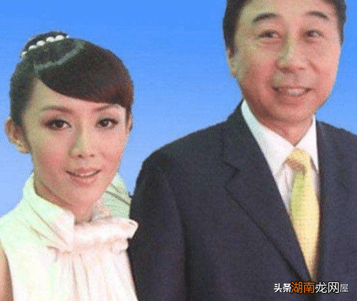 冯巩与妻子艾慧恩爱36年 冯巩老婆叫什么名字